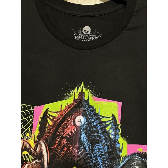 Authentic 2024 Universal Studios HHN Halloween Horror Nights 33 Shirt Large - Picture 3 of 6